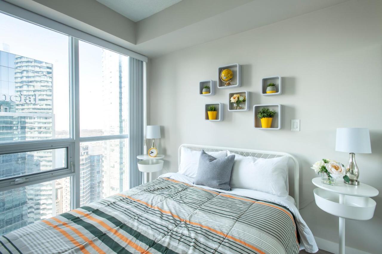 Apartment Downtown Two Bedroom With Amazing View, Free Parking Toronto
